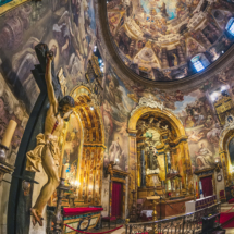 Cristo, altar y cúpula de la iglesia de San Antonio de los Alemanes en Madrid, España